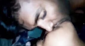 Escándalo sexual bengalí: La vagina apretada de Desi se perfora desde la perspectiva de un video para adultos 3 mín. 00 sec