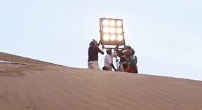 Indiase Pornoster Sonny Leone sterren in een stomende scène met een Indiase acteur 5 min 50 sec
