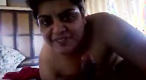 Bibi gemuk dari Goan memberikan blowjob dan bercumbu dengan kekasihnya 3 min 40 sec