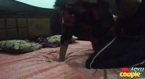 Chica universitaria india se pone traviesa con su novio en este video de sexo casero 0 mín. 0 sec