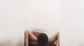 Pakistanlı karısı aşağı iner ve bu buharlı videoda kocasıyla kirlenir 3 dakika 20 saniyelik