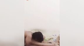 Pakistani moglie ottiene giù e sporco con suo marito in questo steamy video 4 min 00 sec