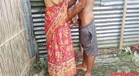 زوجان هنديان هاويان يستمتعان بالجنس في الهواء الطلق مع جنس فموي عميق 1 دقيقة 10 ثانية