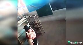 بھارتی استاد seduces طالب علم کے لئے ایک باپ سے بھرا سامنا میں لیک Mms ویڈیو 0 کم از کم 0 سیکنڈ