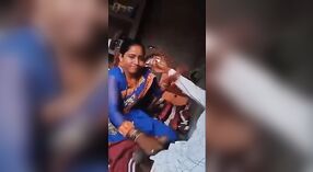 Минет, Индийский секс видео с Дехати Бхабхи 0 минута 0 сек