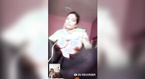 नग्न मांजर आणि केसाळ बूब्स: एक गरम भारतीय सेक्स व्हिडिओ 1 मिन 00 सेकंद