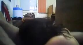 Une indienne devient coquine dans une vidéo MMC avec son collègue 8 minute 20 sec