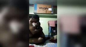 Desi casal fumegante hora de dormir encontro com MMC vídeos 1 minuto 00 SEC