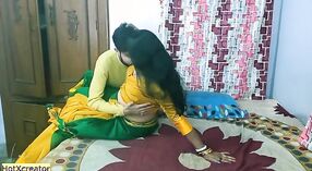 Un beau-neveu indien profite d'une séance chaude et torride avec sa tante expérimentée 1 minute 30 sec