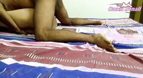 Индийская милфа с большой жопой соблазняет своего зятя на грубый секс 6 минута 20 сек