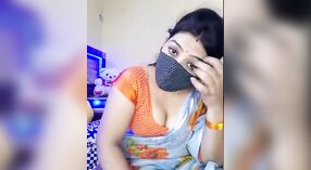 Desi bhabhi strips down to show off her big boobs and sexy body on live cam 3 min 40 sec