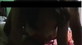 Estudiante bengalí se pone traviesa con su casero en este video porno indio 5 mín. 20 sec