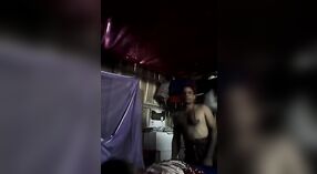 Bangla teyze oğlu ile yoğun cinsel karşılaşma sırasında ecstasy içinde inliyor 3 dakika 20 saniyelik