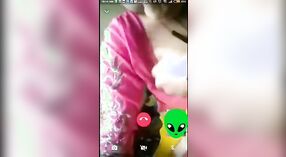 Vidéo de sexe de fille indienne mettant en vedette ses beaux seins et son doigté 1 minute 10 sec