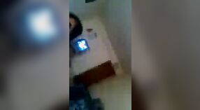 Desi mulher dá seu marido um boquete neste vídeo quente 3 minuto 40 SEC