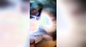 Desi femme fait une pipe à son mari dans cette vidéo chaude 0 minute 30 sec