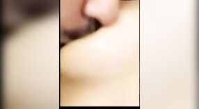 Payudara Desi Angel terpental saat dia berfoto selfie dengan pacarnya 3 min 10 sec