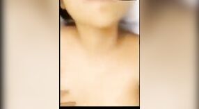Payudara Desi Angel terpental saat dia berfoto selfie dengan pacarnya 0 min 0 sec