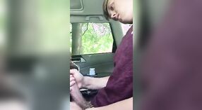 НРИ Энджел занимается сексом в машине со своим любовником 1 минута 00 сек