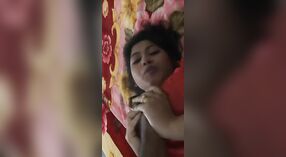 Dewi seks Bangla menggoda pacarnya dengan payudara besar di MMC 0 min 0 sec