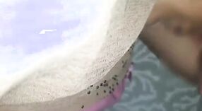 দেশি ভাবি এই ভিডিওতে একটি স্ট্র্যাপ-অনের সাথে একটি শক্ত মলদ্বার পাউন্ডিং উপভোগ করেছেন 1 মিন 40 সেকেন্ড