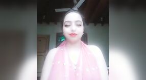 Aunty Indian's seductive striptease in a nude MMS video 1 min 20 sec