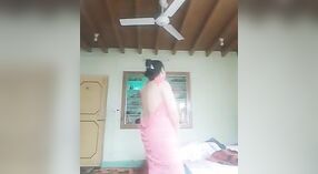 Aunty Indian's seductive striptease in a nude MMS video 1 min 40 sec