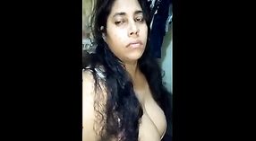 Desi vrouw ' s groot bips gets pounded in deze Indiase Porno video - 4 min 30 sec