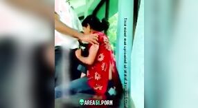 Odkryty indyjski seks z zdrada żona złapany na aparat w Tamil wieś 2 / min 20 sec