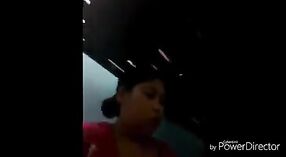 دیہاتی ہوت کی ایم ایم سی میوزک ویڈیو میں اس کے ننگے جسم اور بڑی چوچیان کی خصوصیات ہیں ۔ 2 کم از کم 40 سیکنڈ