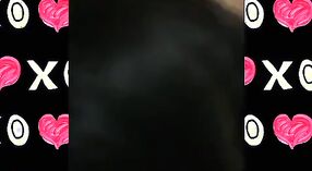 Pakistaans Huisvrouw enjoys pussyfucking met Desi in deze heet video 2 min 10 sec