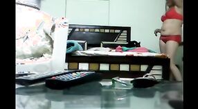 పరిపక్వ భారతీయ జంట యొక్క ఇంట్లో తయారుచేసిన సెక్స్ వీడియో భారీ గాడిద మరియు పెద్ద వక్షోజాలతో 7 మిన్ 40 సెకను
