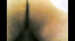 Une femme indienne aux gros seins trompe son mari dans un porno fait maison 4 minute 00 sec