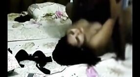 Bhabhi India payudara besar dari Hyderabad Membuat Pantatnya yang Kencang Ditumbuk dalam Posisi Cowgirl 0 min 0 sec