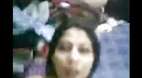 印度摩洛伊斯兰解放阵线带有大胸部喜欢在这个Desi视频中自慰 1 敏 50 sec