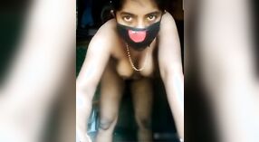 Amatir Aktris Bengali Budi Desi strip mudhun kanggo video musik 4 min 30 sec