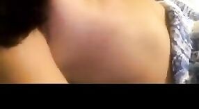Rekaman seks India NRI: pertunjukan gadis payudara besar di kamera 24 min 20 sec