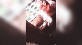 Le cul de la bonne Desi se fait pilonner sur une caméra cachée dans une vidéo amateur 2 minute 50 sec