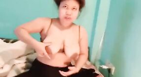 Çıplak MMs video arasında düzgün vücutlu kadın flaunting ona masif memeler 0 dakika 0 saniyelik