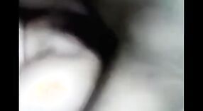 Indiase college meesteres shows af haar pierced poesje in zelfgemaakte video 13 min 20 sec