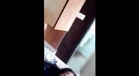 Bhabhi India membuat vaginanya diregangkan oleh pengemudi 0 min 0 sec
