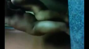 첸나이 커플의 비디오에서 데시 마살라의 목구멍과 구강 자극 1 최소 40 초