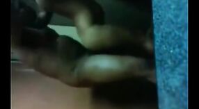Desi Masala's Deepthroat e Stimolazione orale nel video della coppia di Chennai 1 min 50 sec