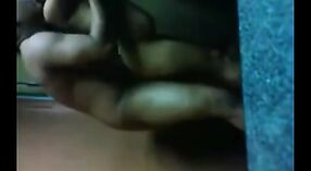 Chennai Çiftin Video Desi Masala Deepthroat ve Oral Stimülasyon 2 dakika 10 saniyelik