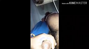 Femme indienne aime sucer le tuyau dans cette vidéo chaude 0 minute 40 sec