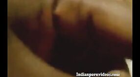 Bintang bhabhi desa Bangla dalam film porno India yang beruap 1 min 20 sec