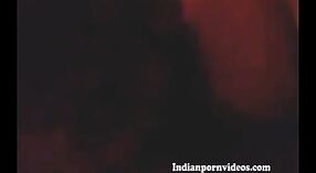 நீராவி இந்திய ஆபாசப் படத்தில் பங்களா கிராம பாபி நடிக்கிறார் 4 நிமிடம் 20 நொடி