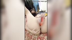 دیسی بیب ایک بوتل کے ساتھ خود کو خوش کرتا ہے اور orgasm تک پہنچ جاتا ہے 2 کم از کم 00 سیکنڈ