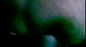దేశీ భాభి మరియు ఆమె సగం సోదరుడు ఇన్లా నటించిన హాట్ ఇండియన్ సెక్స్ దృశ్యం 11 మిన్ 00 సెకను