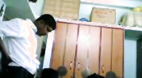Harig kutje en reusachtig borsten van Chennai Indiase vrouw in Oraal seks video 3 min 00 sec